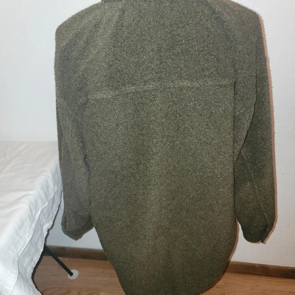 Woman's Black Tape Button-Up Shirt Size  Medium Long Sleeve Green in color - Picture 3 of 11